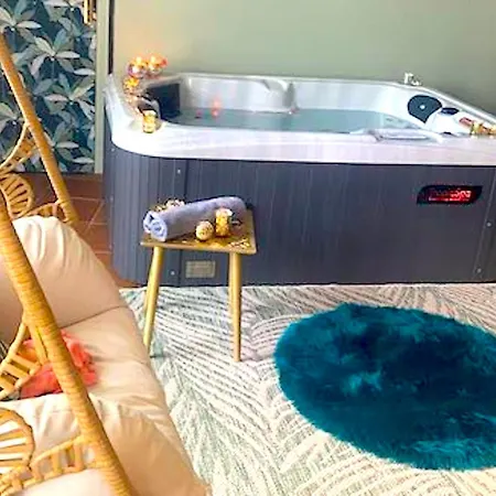 Le Prieure - Romantiques Privatif, Piscine, Jardin, Massages Proche De Toulouse *