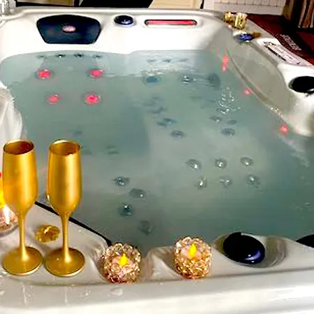 Le Prieure - Romantiques Privatif, Piscine, Jardin, Massages Proche De Toulouse 게스트하우스 Verfeil (Haute-Garonne)