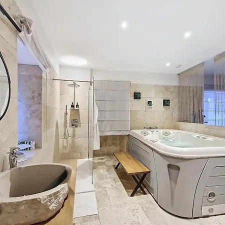 Le Prieure - Romantiques Privatif, Piscine, Jardin, Massages Proche De Toulouse 4*