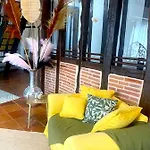 Le Prieure - Romantiques Privatif, Piscine, Jardin, Massages Proche De Toulouse Pensjonat 4*
