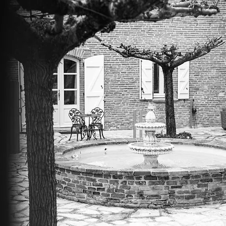 Le Prieure - Romantiques Privatif, Piscine, Jardin, Massages Proche De Toulouse * Verfeil (Haute-Garonne)