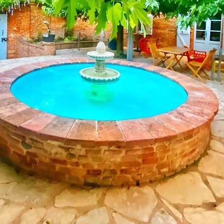 Le Prieure - Romantiques Privatif, Piscine, Jardin, Massages Proche De Toulouse 4* Verfeil (Haute-Garonne)