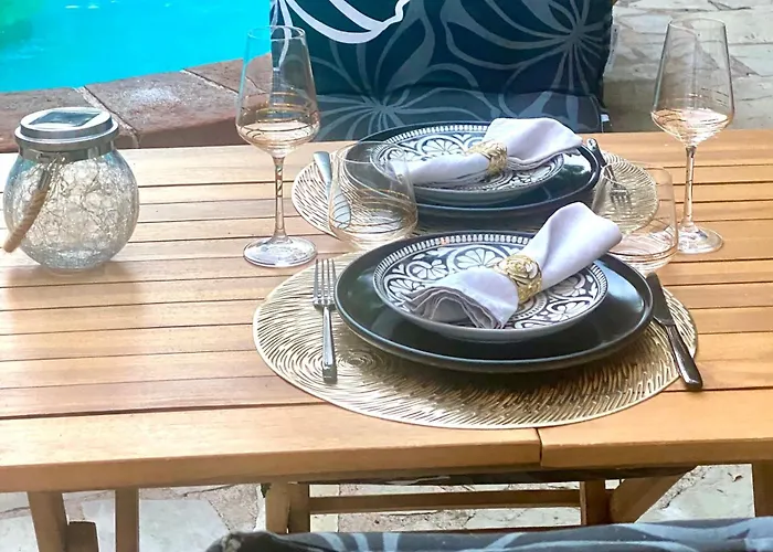 Le Prieure - Romantiques Privatif, Piscine, Jardin, Massages Proche De Toulouse Pensionat 4*