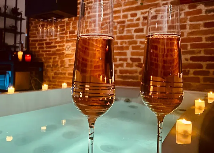 N5 Avec Jacuzzi Privatif Nuit Romantique Proche Toulouse 4* Verfeil (Haute-Garonne)