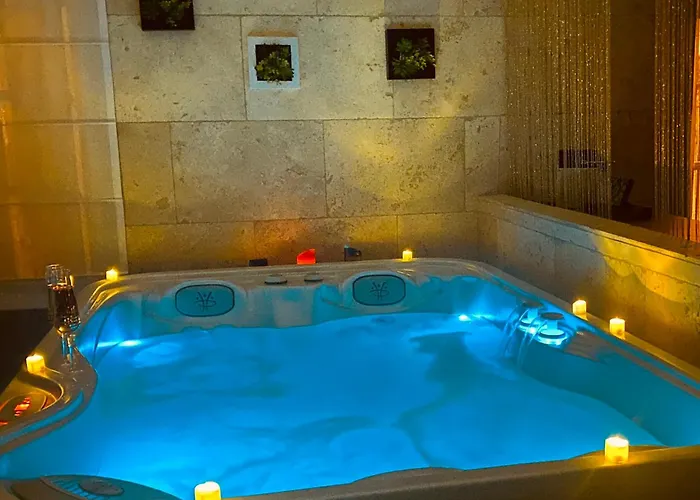 Maison d'hôtes N5 Avec Jacuzzi Privatif Nuit Romantique Proche Toulouse 4*