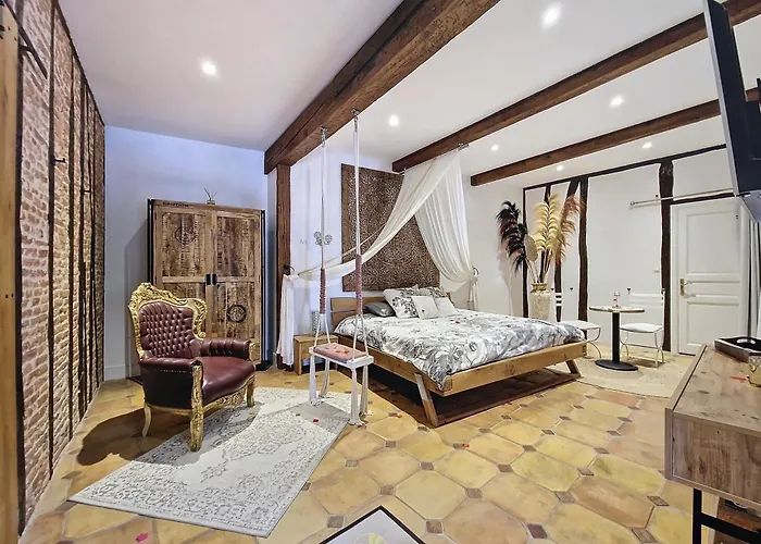 Pensionat Le Prieure - Romantiques Privatif, Piscine, Jardin, Massages Proche De Toulouse 4*